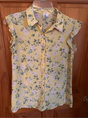 Elle Yellow Floral Sleeveless Button-Front Blouse